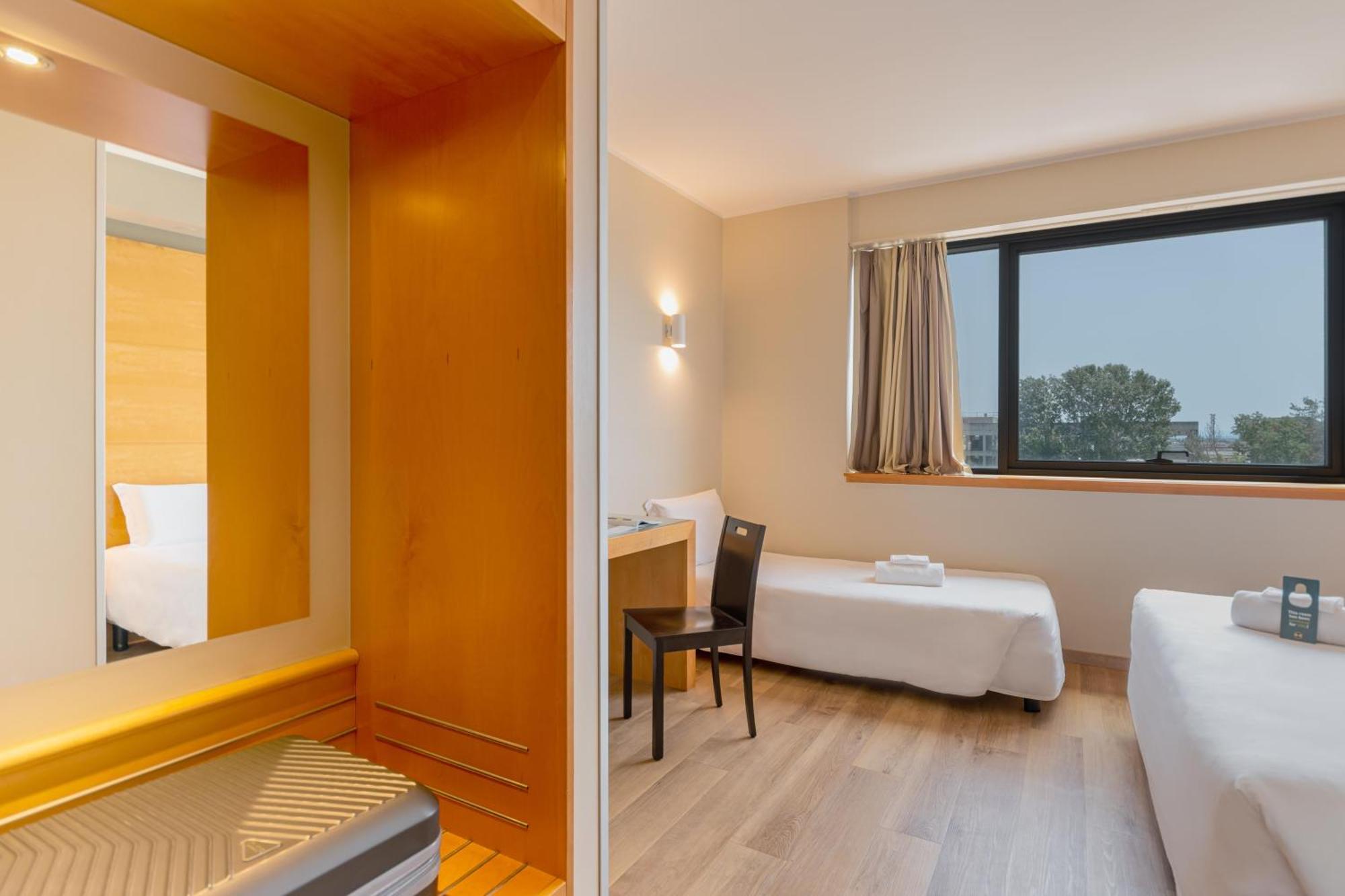 B&B Hotel Pisa Airport Εξωτερικό φωτογραφία